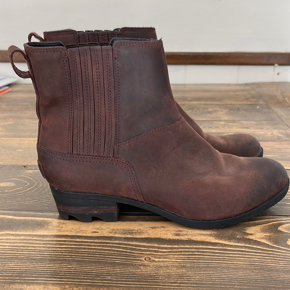 Women’s Size 9.5 Pull On Brown Sorel Boots. Worn Once!!
